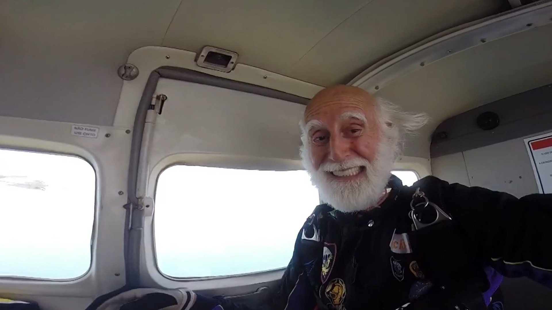 Jovens por Natureza : Schirmer e os 64 Anos de Paraquedismo