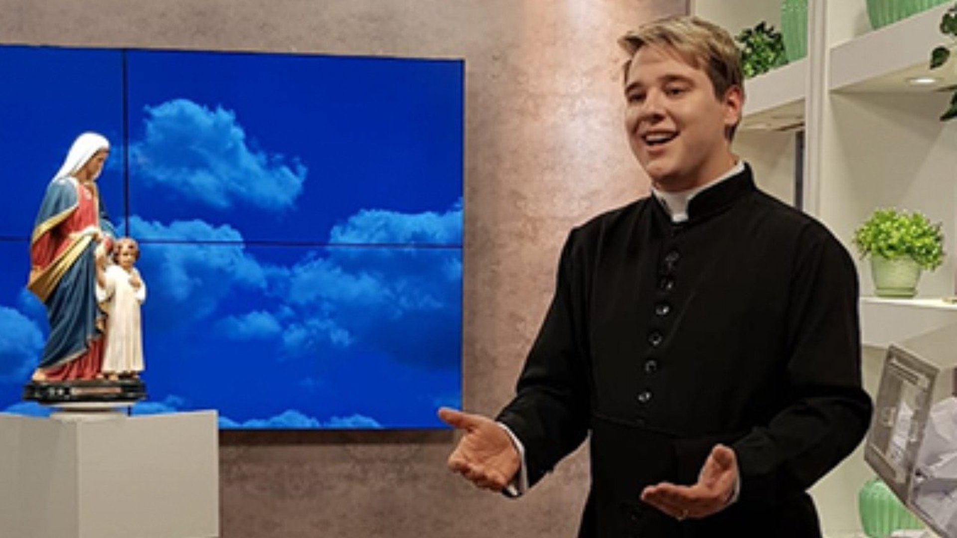 Novena Maria Passa na Frente